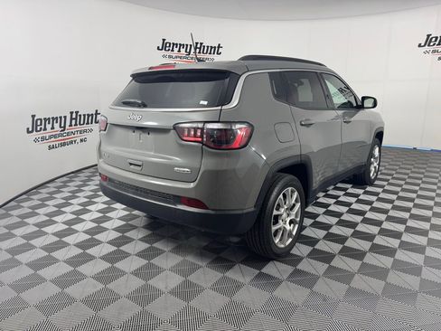 Used 2023 Jeep Compass Latitude w/ Sun and Sound Group image 9