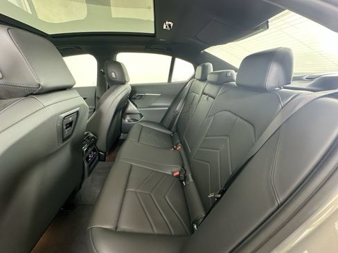 Used 2026 BMW 540i xDrive w/ M Sport Package AWD/4WD image 39