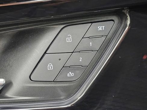 Used 2025 Chevrolet Blazer EV RS AWD/4WD image 29