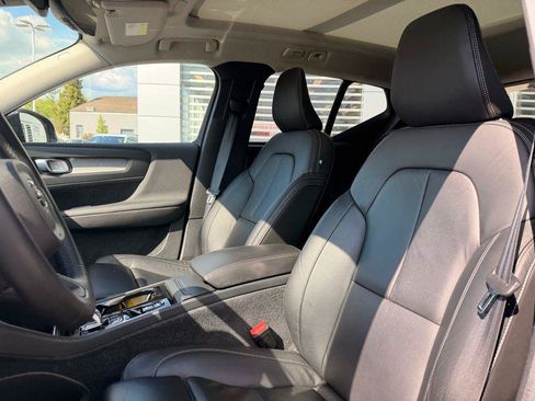 Used 2023 Volvo XC40 B5 Plus w/ Protection Package Premier AWD/4WD image 10