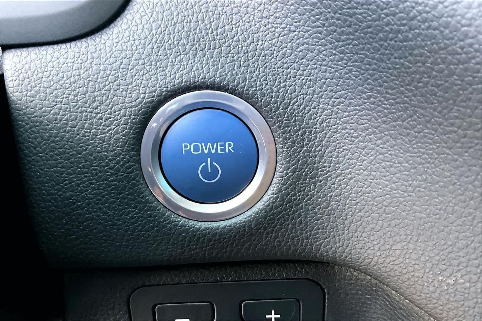 Used 2024 Toyota Tundra Limited AWD/4WD image 32