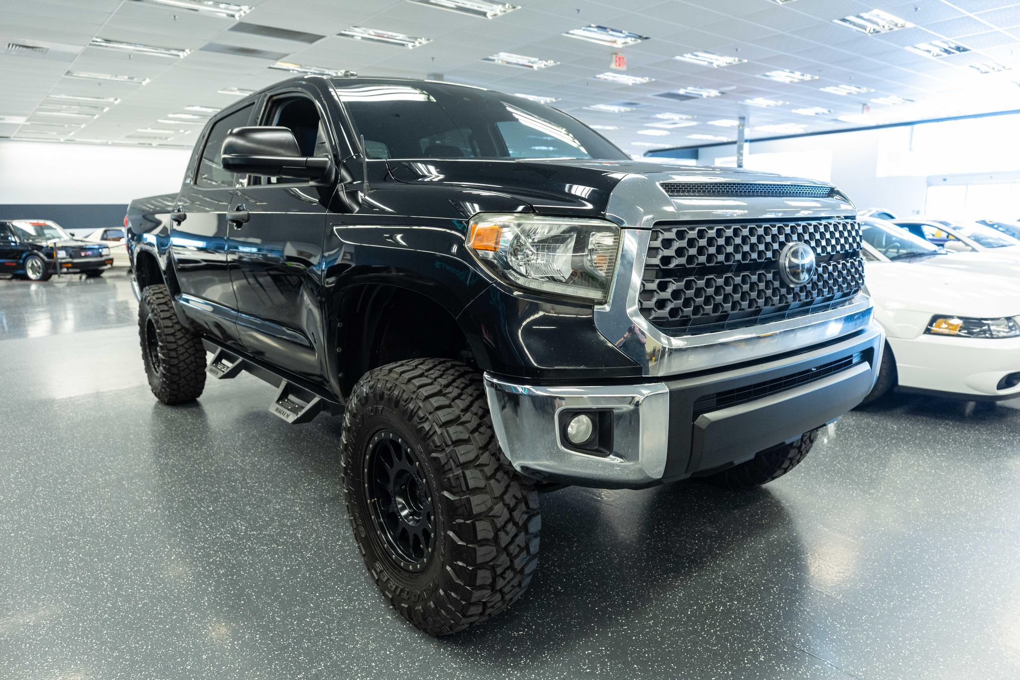 Used 2019 Toyota Tundra SR5 AWD/4WD image 3