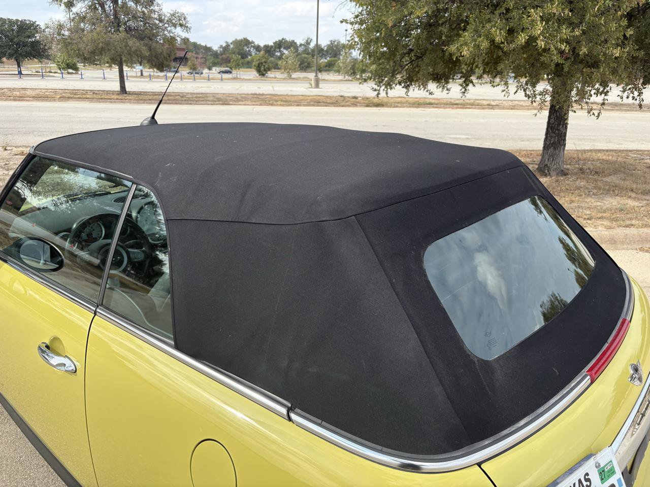 Used 2009 MINI Cooper Convertible FWD image 11