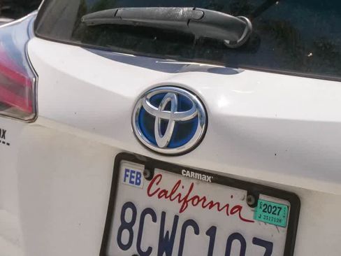 Used 2018 Toyota RAV4 XLE AWD/4WD image 11