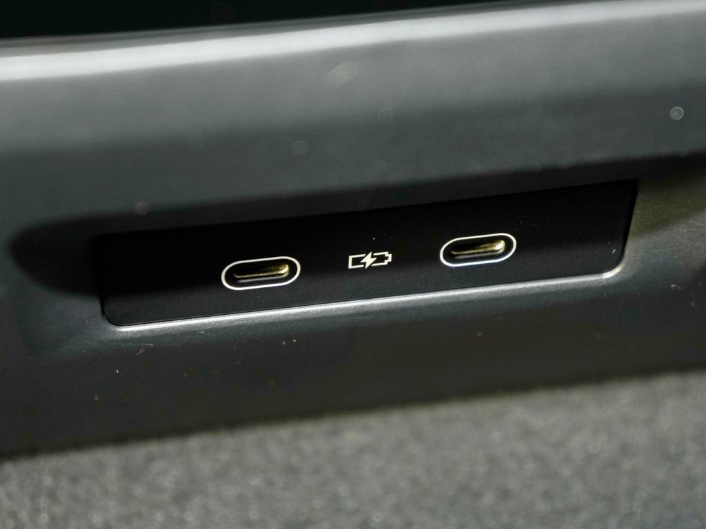 Certified 2026 Porsche Macan 4 Electric AWD/4WD image 37