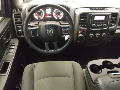 Used 2018 RAM 1500 Express AWD/4WD image 22