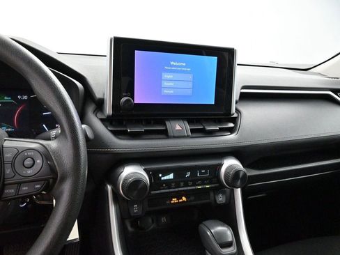 Used 2024 Toyota RAV4 LE FWD image 17