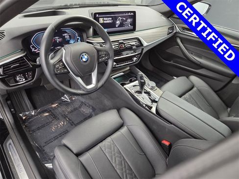 Certified 2023 BMW 530e w/ Premium Package image 26