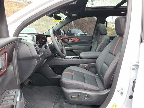 Used 2024 Chevrolet Traverse RS AWD/4WD image 14