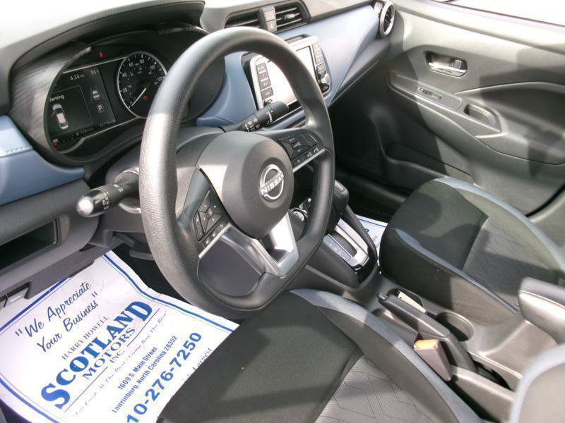 Used 2025 Nissan Versa SV FWD image 12