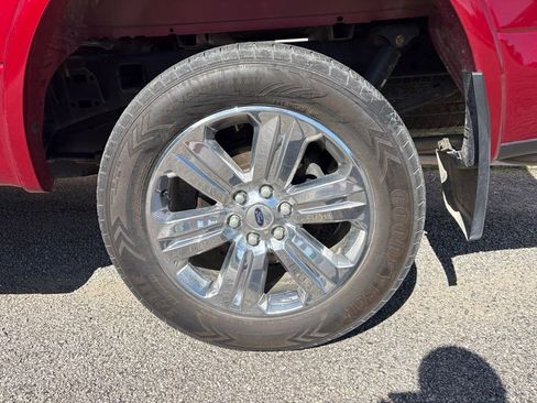 Used 2019 Ford F150 Lariat w/ Equipment Group 502A Luxury AWD/4WD image 19