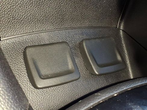 Used 2016 Chevrolet Cruze Premier image 18