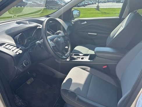 Used 2017 Ford Escape SE w/ Equipment Group 201A image 10