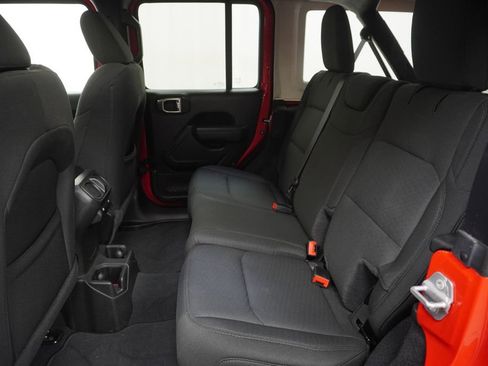 Used 2022 Jeep Wrangler Unlimited Sport image 19