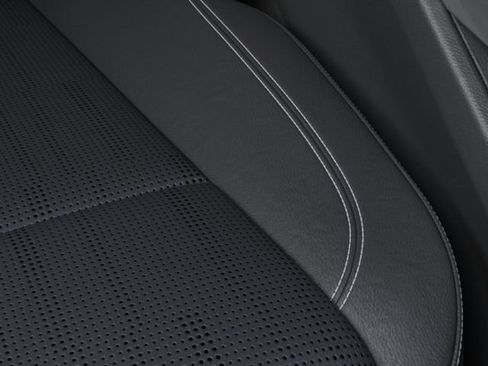 New 2024 Cadillac Lyriq Luxury image 24