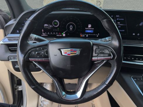Used 2023 Cadillac Escalade Premium Luxury AWD/4WD image 9