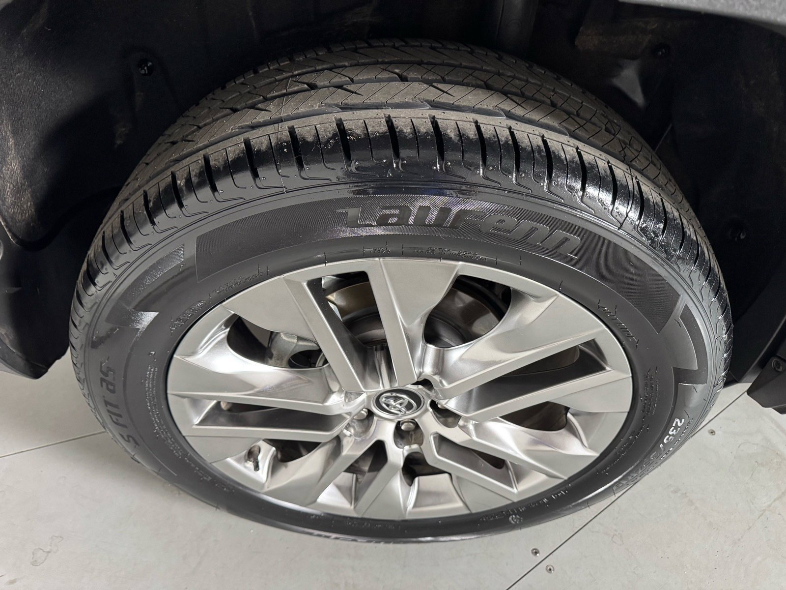 Used 2020 Toyota RAV4 Limited FWD image 11