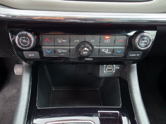 Certified 2024 Jeep Compass Limited AWD/4WD image 15