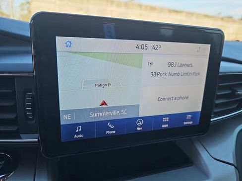 Used 2022 Ford Explorer XLT w/ Equipment Group 202A image 26