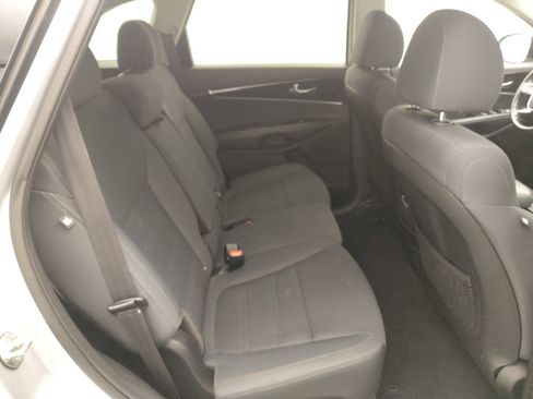 Used 2020 Kia Sorento S FWD image 19