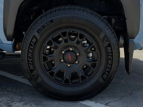 Certified 2025 Toyota 4Runner TRD Off-Road Premium w/ Tow Technology Package image 12