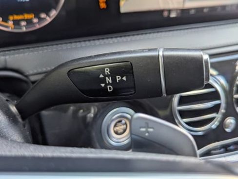 Used 2018 Mercedes-Benz S 560 Sedan image 32