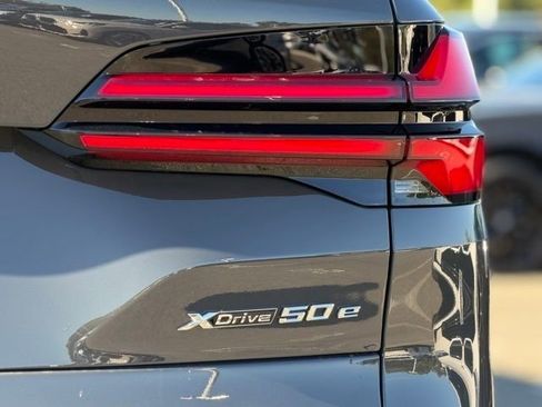 New 2026 BMW X5 xDrive50e w/ Premium Package image 8