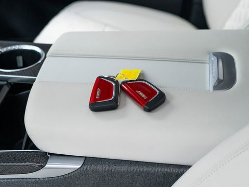 Used 2025 Cadillac Escalade V image 23