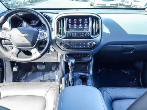 Used 2022 Chevrolet Colorado Z71 AWD/4WD image 8