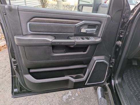 Used 2025 RAM 2500 Laramie image 12