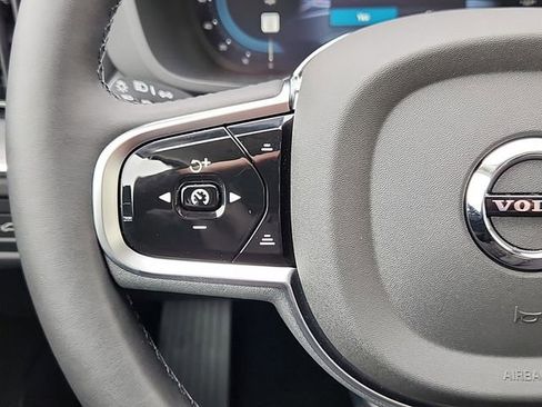 New 2025 Volvo XC60 B5 Plus w/ Climate Package image 17