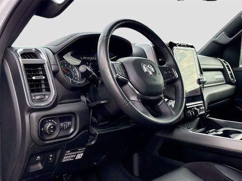 Used 2024 RAM 1500 Laramie AWD/4WD image 9