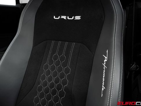 Used 2024 Lamborghini Urus Performante AWD/4WD image 51