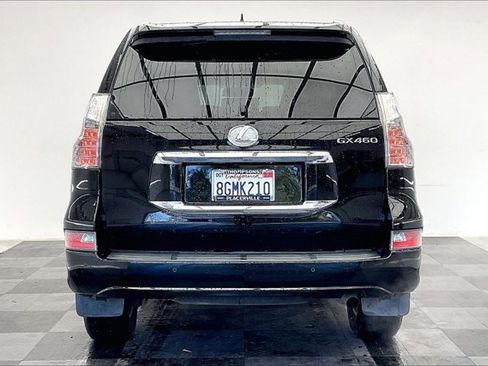 Used 2019 Lexus GX 460 image 3
