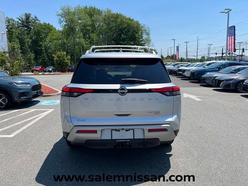 Used 2025 Nissan Pathfinder Platinum w/ Cargo Package AWD/4WD image 6