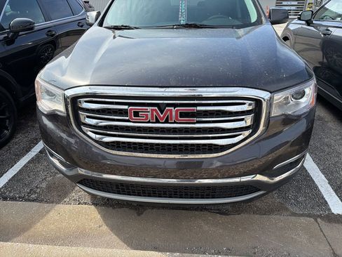 Used 2018 GMC Acadia SLT image 3