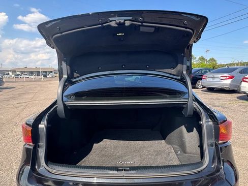 Used 2018 Lexus IS 300 F Sport w/ F Sport Package RWD image 7
