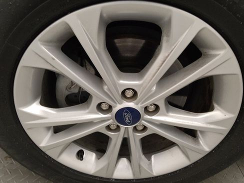 Used 2019 Ford Escape SE image 31