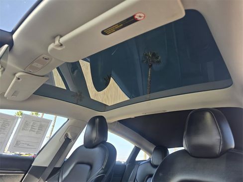 Used 2018 Tesla Model 3 Long Range image 15