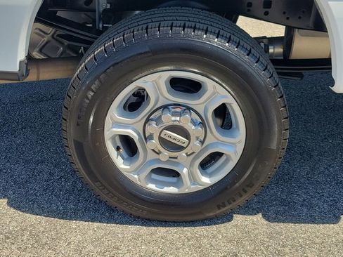 Certified 2025 Ford F250 XLT AWD/4WD image 6