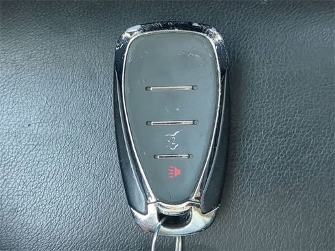 Used 2021 Chevrolet Traverse LT w/ LT Premium Package image 38