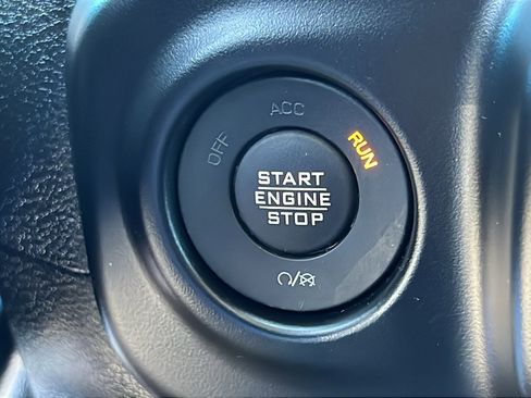 Used 2022 Jeep Gladiator Rubicon w/ Cold Weather Group image 27