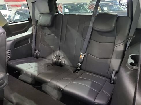 Used 2018 Cadillac Escalade Luxury RWD image 25