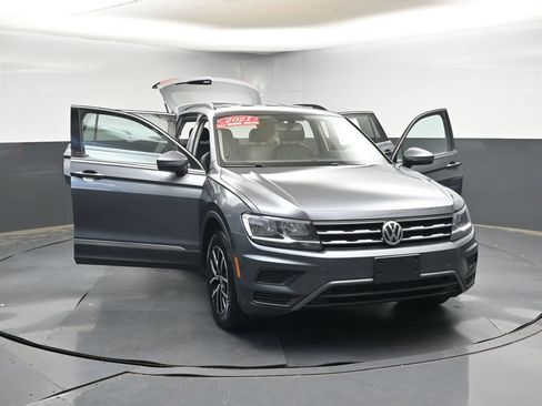 Used 2021 Volkswagen Tiguan SE AWD/4WD image 49