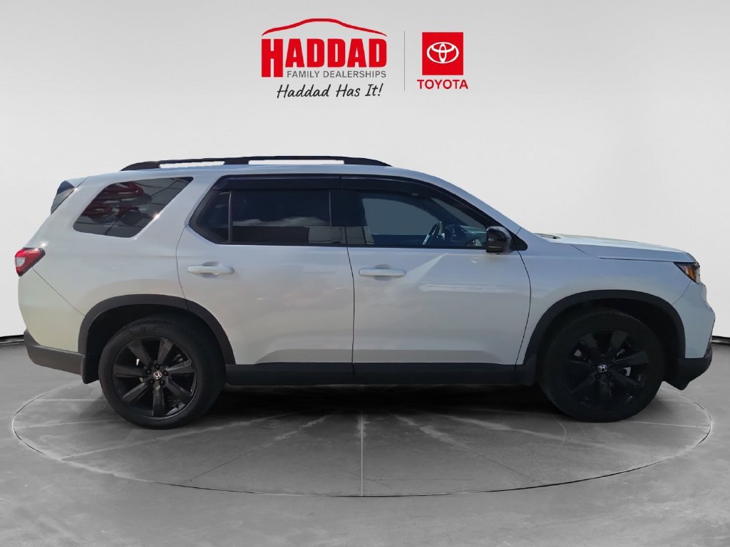 Used 2025 Honda Pilot Black Edition image 7