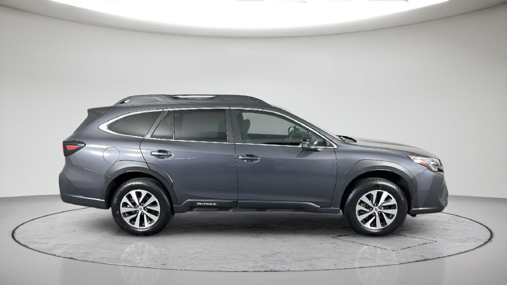 Used 2024 Subaru Outback Premium AWD/4WD image 11