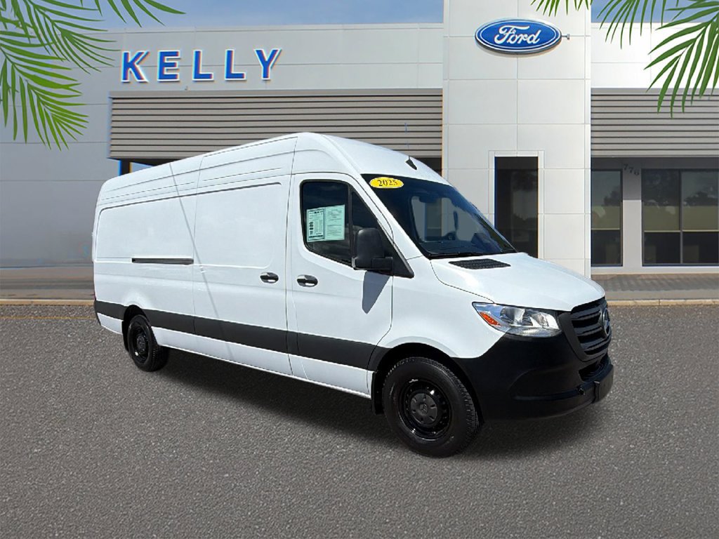 Used 2025 Mercedes-Benz Sprinter 2500 image 7