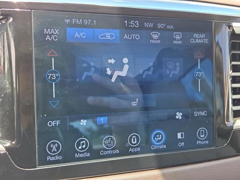 Used 2017 Chrysler Pacifica Touring-L FWD image 26