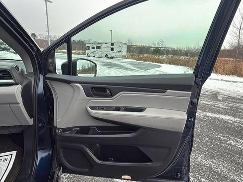 Used 2023 Honda Odyssey EX-L image 19