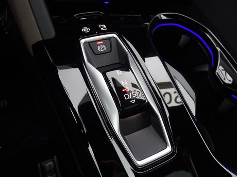 Certified 2025 Audi Q5 Premium w/ Convenience Package image 11